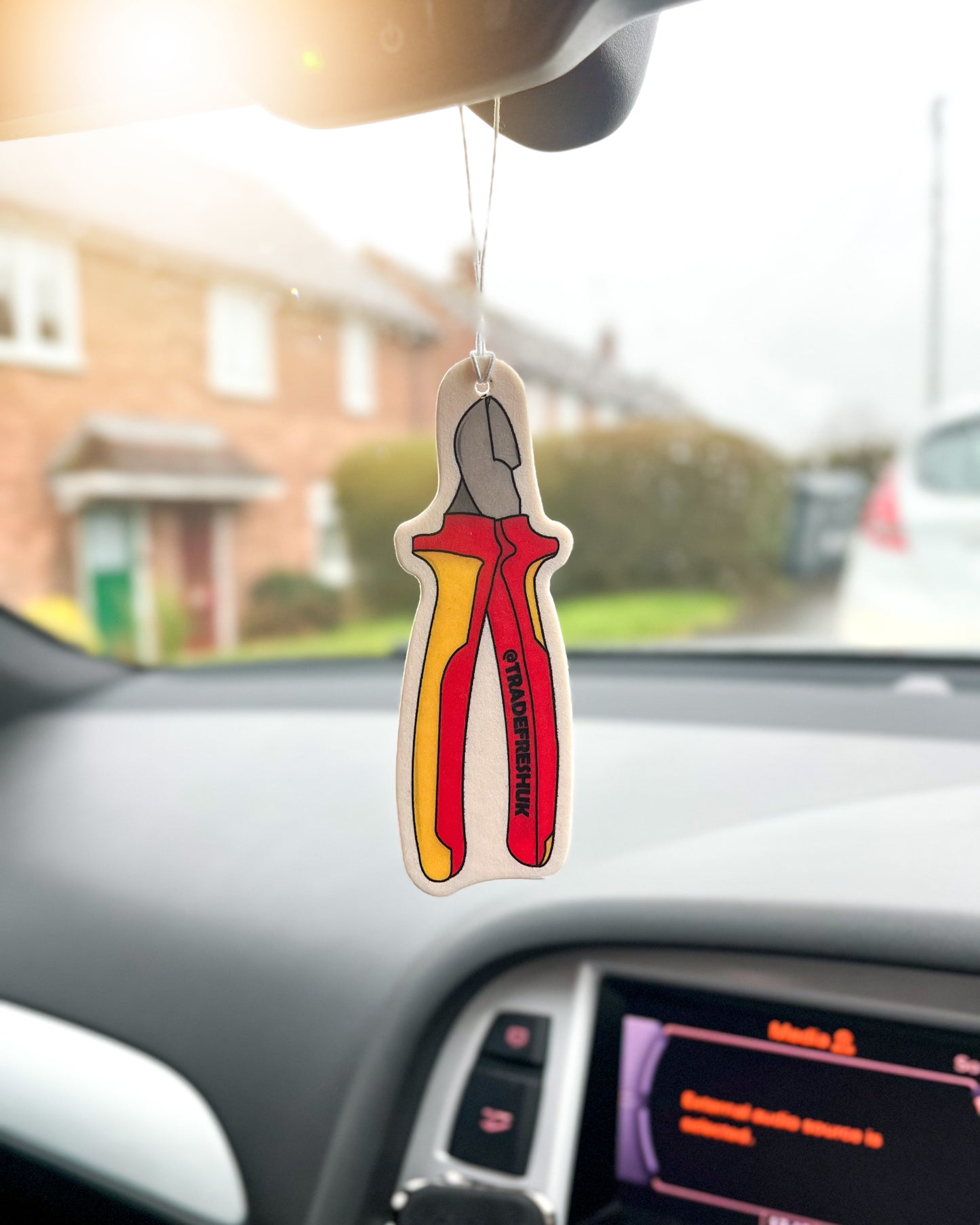 TradeFreshUK snips air freshener